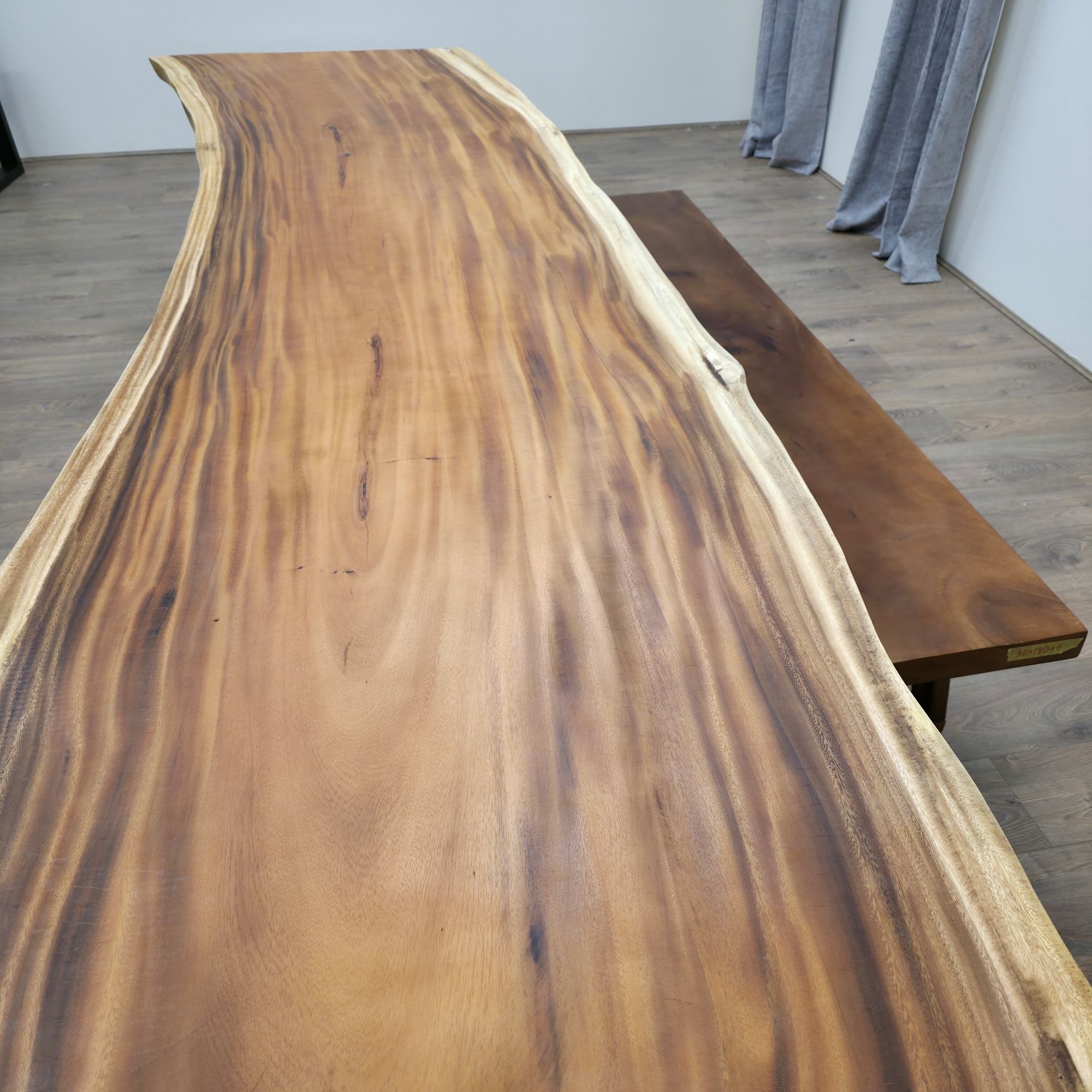Tavolo da pranzo in noce indiano, bordo naturale, 300 x 88 cm