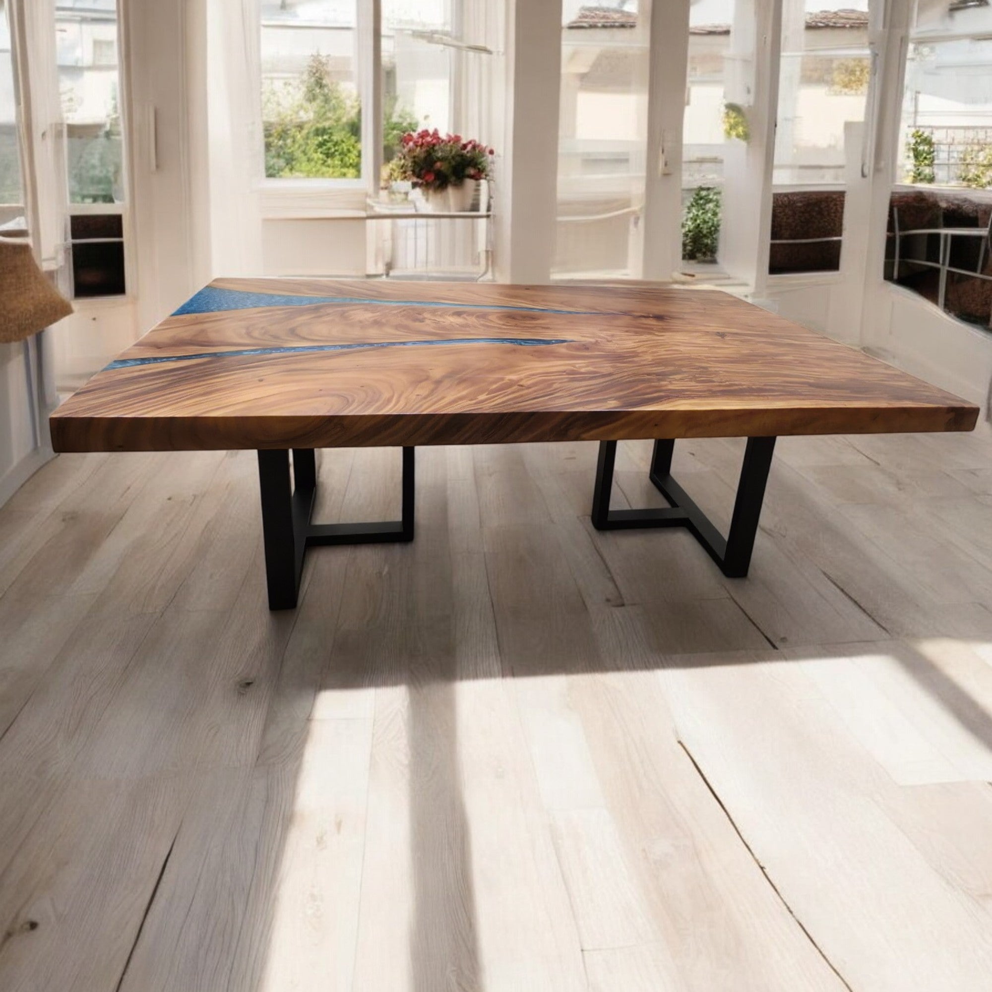 Tavolo da pranzo 210cm x 145cm in noce indiano orientale con bordo vivo in resina blu