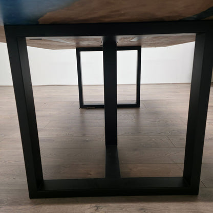 Tavolo da pranzo 210cm x 145cm in noce indiano orientale con bordo vivo in resina blu